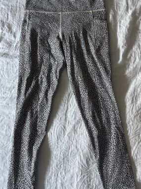 Athleta: Women’s Black and White Leggings